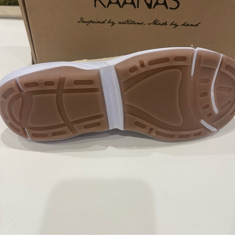 Kaanas Women's Bowery Mixed Leather Runner Sneakers Shoes  NWT size 6 - Picture 6 of 9